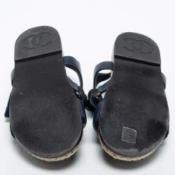 Pre Owned Chanel Blue/Black Leather and Fabric CC Slingback Sandals Size 38