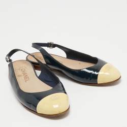 مملوكة مسبقًا Chanel Navy Blue/Light Yellow Patent Leather CC Cap Toe Slingback Flats Size 38