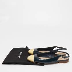 مملوكة مسبقًا Chanel Navy Blue/Light Yellow Patent Leather CC Cap Toe Slingback Flats Size 38