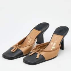 Chanel Beige/Black Leather CC Cap Toe Bow Mules Size 37.5