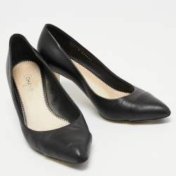 Pre Owned Chanel Black Leather Cap Toe Pumps Size 39
