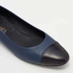 Pre Owned Chanel Blue/Black Leather CC Ballet Flats Size 39.5