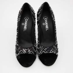 Pre Owned Chanel  Black Velvet and  Sequin Cap Toe Pumps Size 39