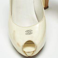 Pre Owned Chanel Cream Patent Leather CC Peep Toe Pumps Size 39.5