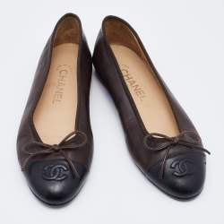 Pre Owned Chanel Brown/Black Leather CC Cap Toe Bow Ballet Flats Size 37