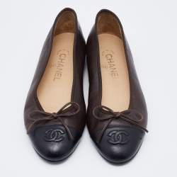 Pre Owned Chanel Brown/Black Leather CC Cap Toe Bow Ballet Flats Size 37