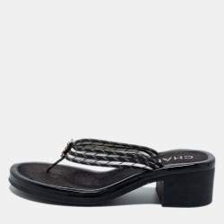 Pre Owned Chanel Black/White Fabric Embellished CC Thong Sandals Size 39