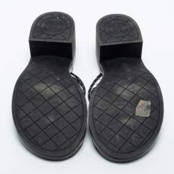 Pre Owned Chanel Black/White Fabric Embellished CC Thong Sandals Size 39