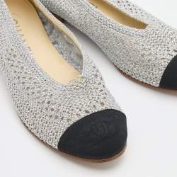 Pre Owned Chanel Silver/Black Woven Mesh and Fabric CC Cap Toe Ballet Flats Size 36.5