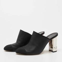 Pre Owned Chanel Black Leather CC Cap-Toe Sandals Size 39