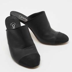 Pre Owned Chanel Black Leather CC Cap-Toe Sandals Size 39
