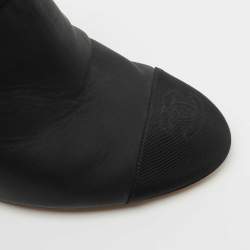 Pre Owned Chanel Black Leather CC Cap-Toe Sandals Size 39