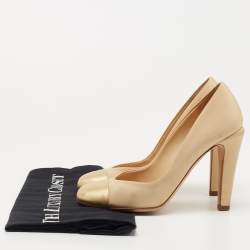 Pre Owned Chanel Gold/Beige Canvas and Leather CC Cap Toe Pumps Size 36 