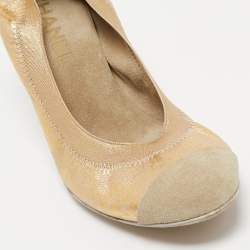 Pre Owned Chanel Gold/Beige Brocade Fabric and Suede Scrunch Pumps Size 39.5