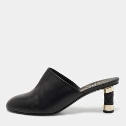 Pre Owned Chanel Black Leather Round Toe Mules Size 39