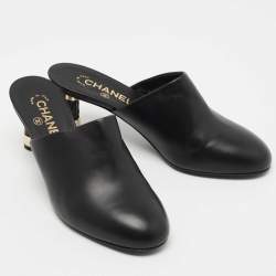 Pre Owned Chanel Black Leather Round Toe Mules Size 39