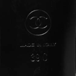 Pre Owned Chanel Black Leather Round Toe Mules Size 39