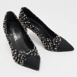 Pre Owned Chanel Black/White Tweed Pearl Cap Toe Pumps  Size 38.5