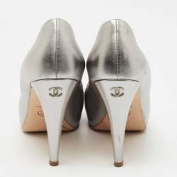 Pre Owned Chanel Silver/Gold Leather and Glitter Cap Toe CC Pumps Size 40.5