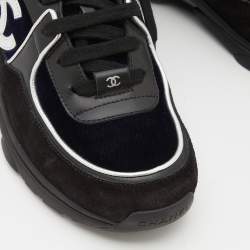 مملوكة مسبقًا Chanel Black/Navy Blue Suede and Velvet CC Low Top Sneakers Size 38