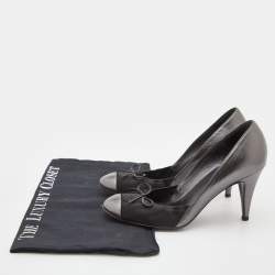 Pre Owned Chanel Metallic Grey/Black Leather and Satin Bow CC Cap Toe Pumps Size 36