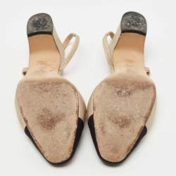 مملوكة مسبقًا Chanel Beige/Black Leather and Fabric Cap Toe CC Slingback Pumps Size 38.5
