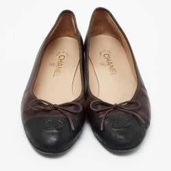 Pre Owned Chanel Brown/Black Leather CC Bow Ballet Flats Size 41