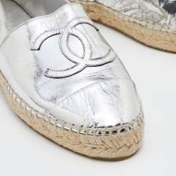 Chanel Metallic Silver Leather CC Cap Toe Espadrille Flats Size 39