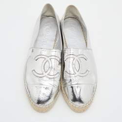 Chanel Metallic Silver Leather CC Cap Toe Espadrille Flats Size 39