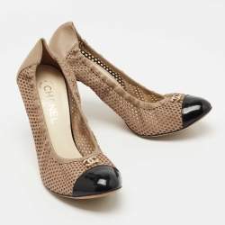 Pre Owned Chanel Black/Beige Leather And Patent CC Cap Toe Scrunch Block Heel Pumps Size 40