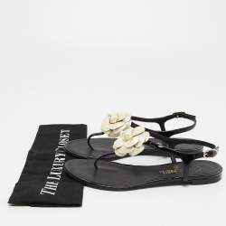 Pre Owned Chanel Black/White Patent Leather CC Camellia Thong Flats Size 37