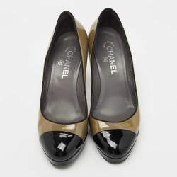 Pre Owned Chanel Olive Green/Black Patent Leather CC Platform Pumps Size 39.5