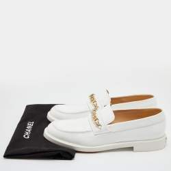 Pre Owned Chanel White Leather Logo Chain Link Slip On Loafers Size 38.5