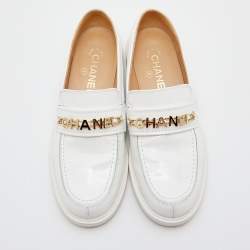 Pre Owned Chanel White Leather Logo Chain Link Slip On Loafers Size 38.5