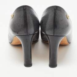 Pre Owned Chanel Grey/Black Cracked Leather Pointed Toe Pumps Size 39