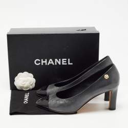 Pre Owned Chanel Grey/Black Cracked Leather Pointed Toe Pumps Size 39