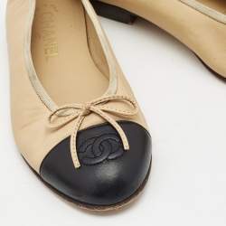 مملوكة مسبقًا Chanel Beige/Black Leather CC Ballet Flats Size 37
