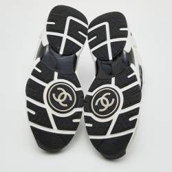 مملوكة مسبقًا Chanel White/Grey Leather and Suede Interlocking CC Logo Low Top Sneakers Size 39.5