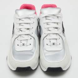 مملوكة مسبقًا Chanel White/Grey Leather and Suede Interlocking CC Logo Low Top Sneakers Size 39.5