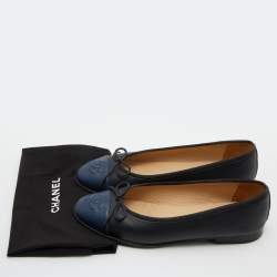 Pre Owned Chanel Black/Blue Leather CC Bow Ballet Flats Size 37