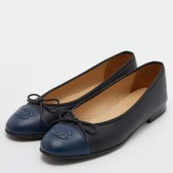 Pre Owned Chanel Black/Blue Leather CC Bow Ballet Flats Size 37