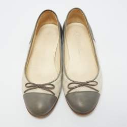 Pre Owned Chanel Grey/Beige Leather and Canvas CC Bow Ballet Flats Size 36