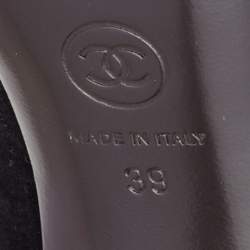 Pre Owned Chanel Black/Beige Velvet CC Camelia Pumps Size 39