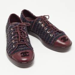 Pre Owned Chanel Burgundy Tweed and Leather CC Cap Low Top Sneakers Size 38