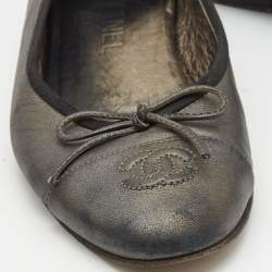 Pre Owned Chanel Metallic Leather CC Cap Toe Bow Ballet Flats Size 38