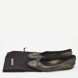 Pre Owned Chanel Metallic Leather CC Cap Toe Bow Ballet Flats Size 38