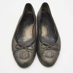 Pre Owned Chanel Metallic Leather CC Cap Toe Bow Ballet Flats Size 38