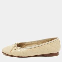 Pre Owned Chanel Beige Patent Leather CC Ballet Flats Size 38