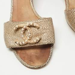 Chanel Beige Texture Leather CC Slide Sandals Size 38