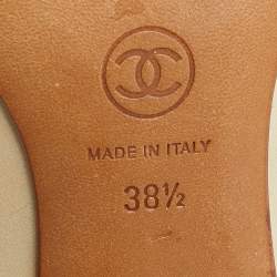 Pre Owned Chanel Beige/Black Leather Cap Toe Pumps Size 38.5